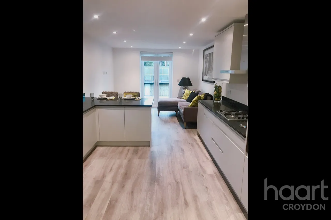 Brighton Road, South Croydon, CR2, photo 10
