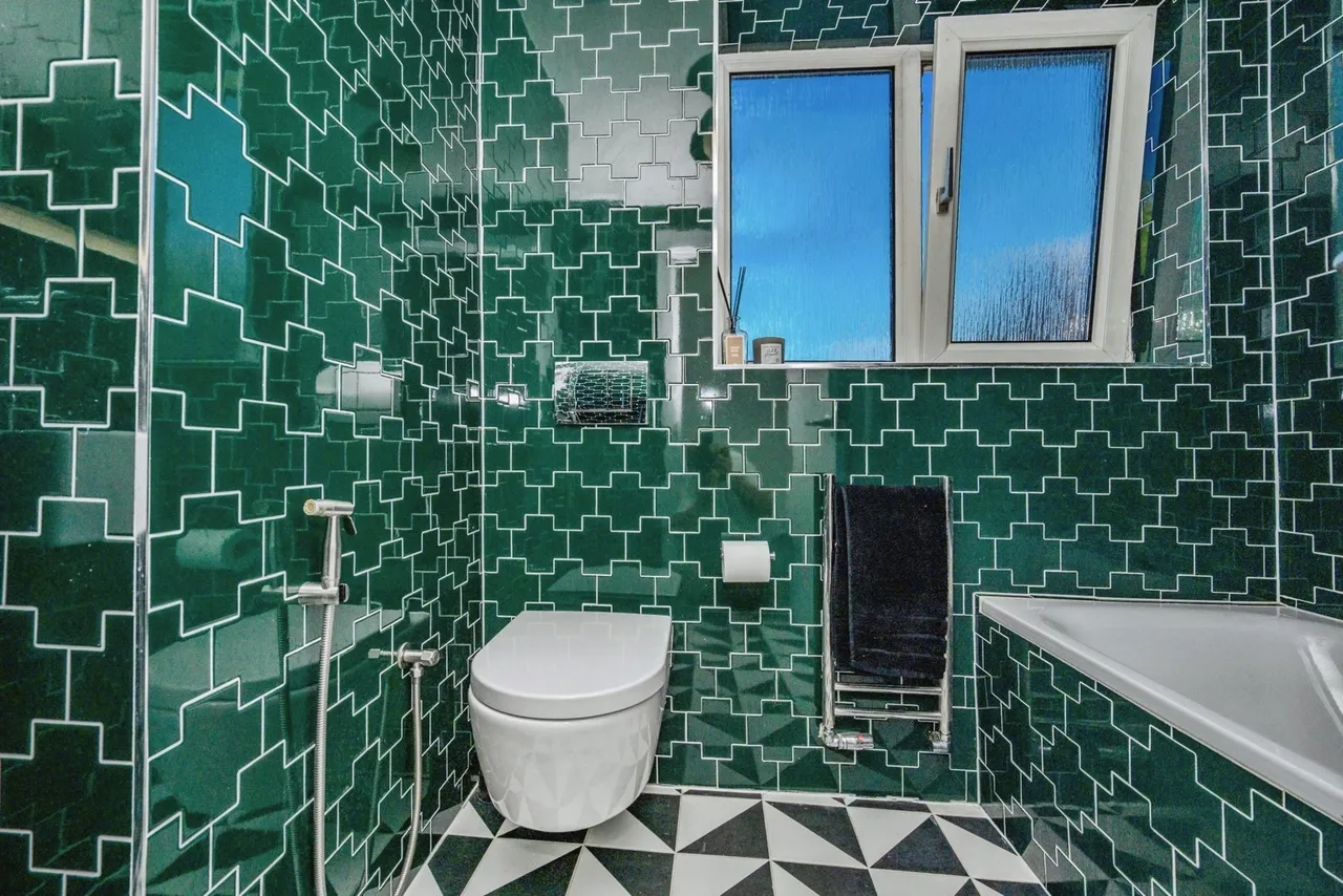 Browns Close, Luton, Bedfordshire, LU4, photo 8