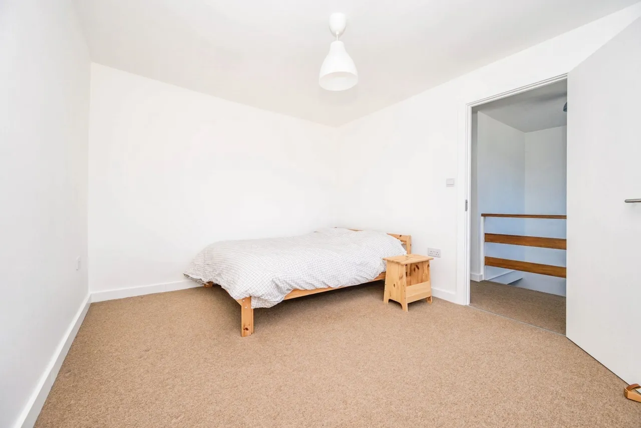 Browns Close, Luton, Bedfordshire, LU4, photo 10