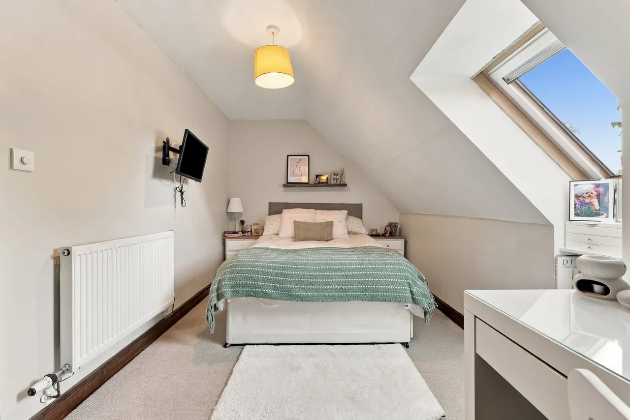Newark, NG23, photo 33