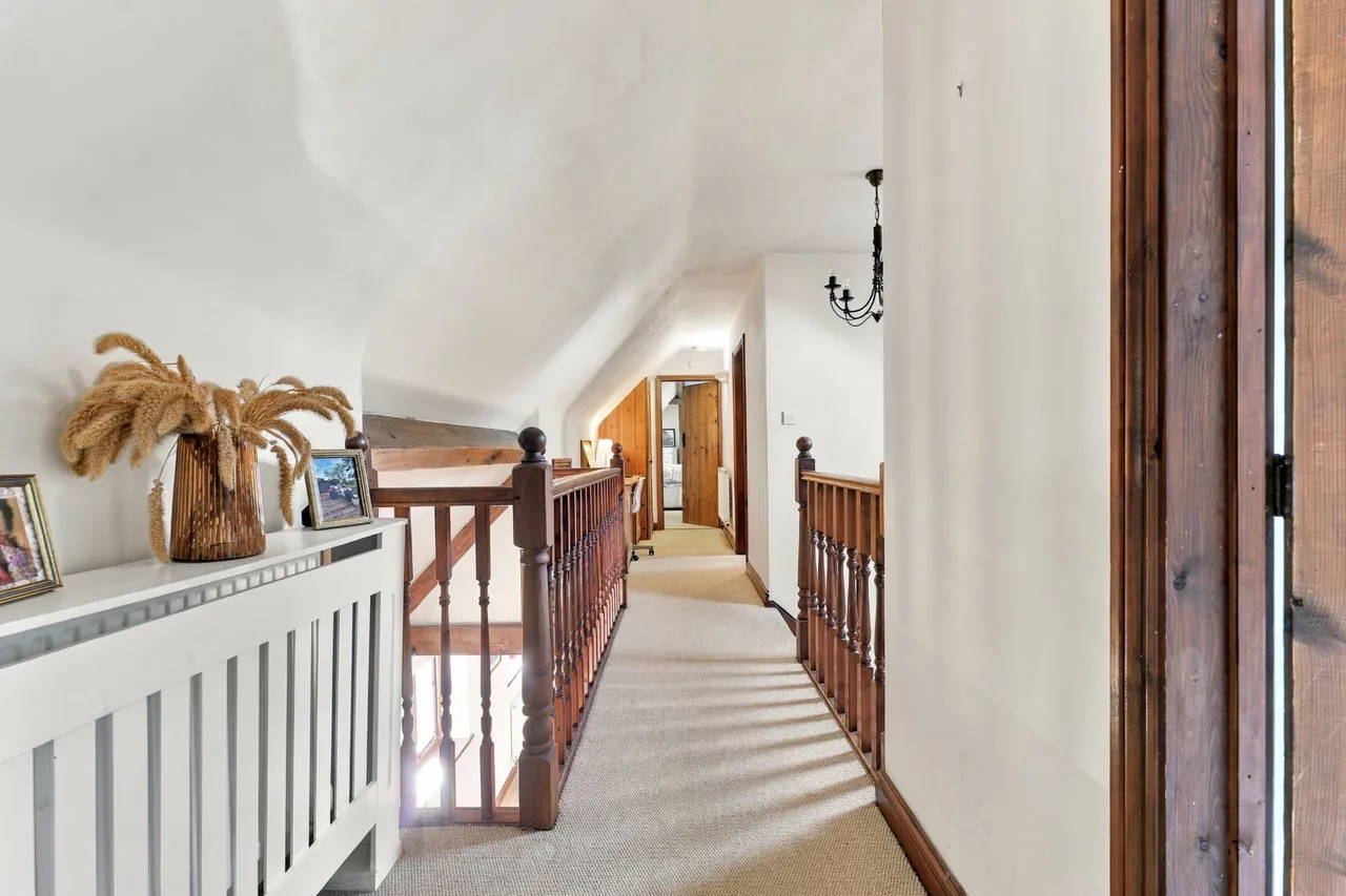 Newark, NG23, photo 36