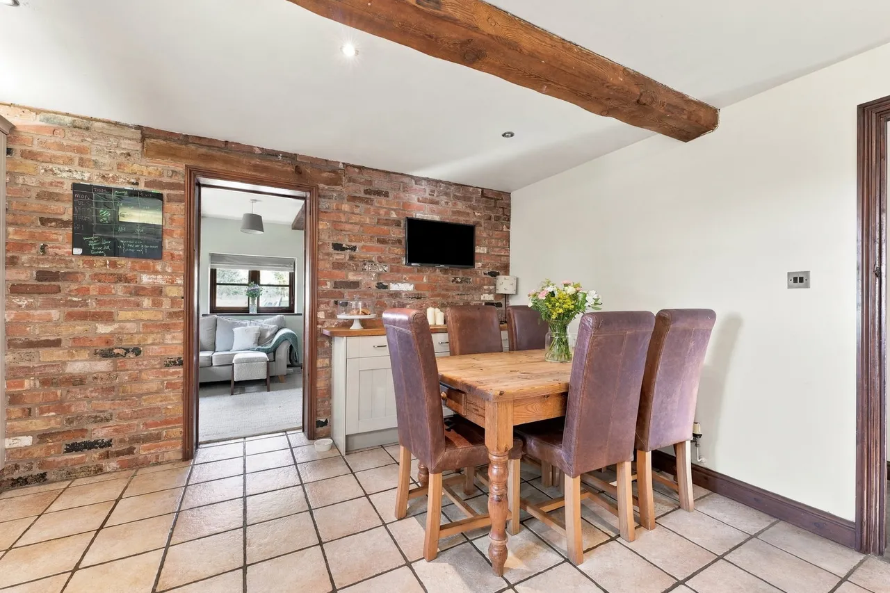 Newark, NG23, photo 19