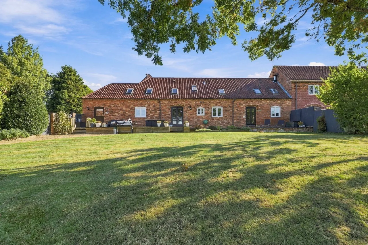 Newark, NG23, photo 47
