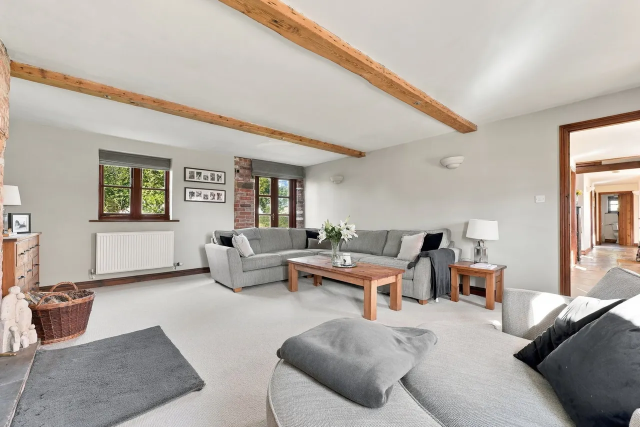 Newark, NG23, photo 10