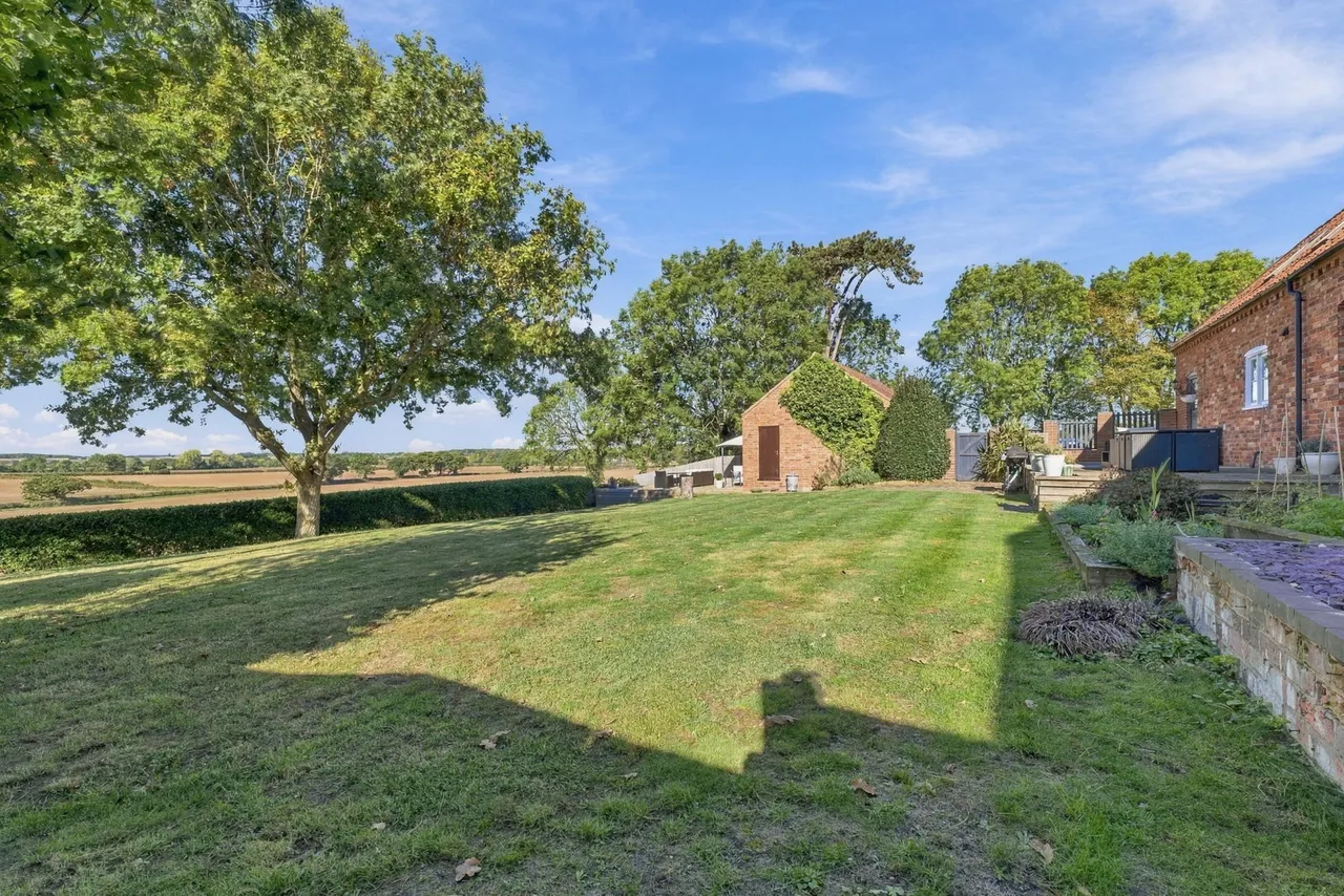 Newark, NG23, photo 46