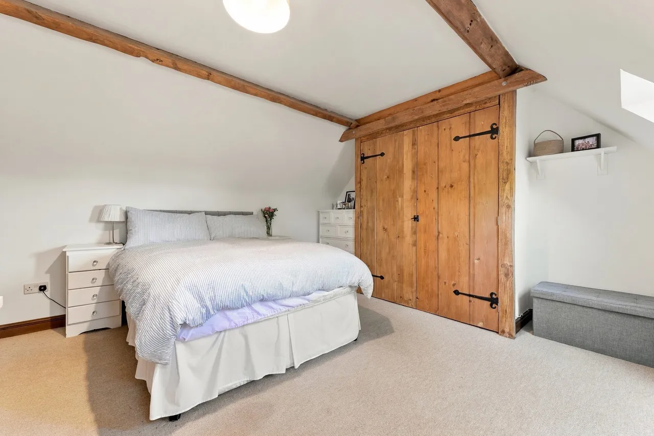 Newark, NG23, photo 32