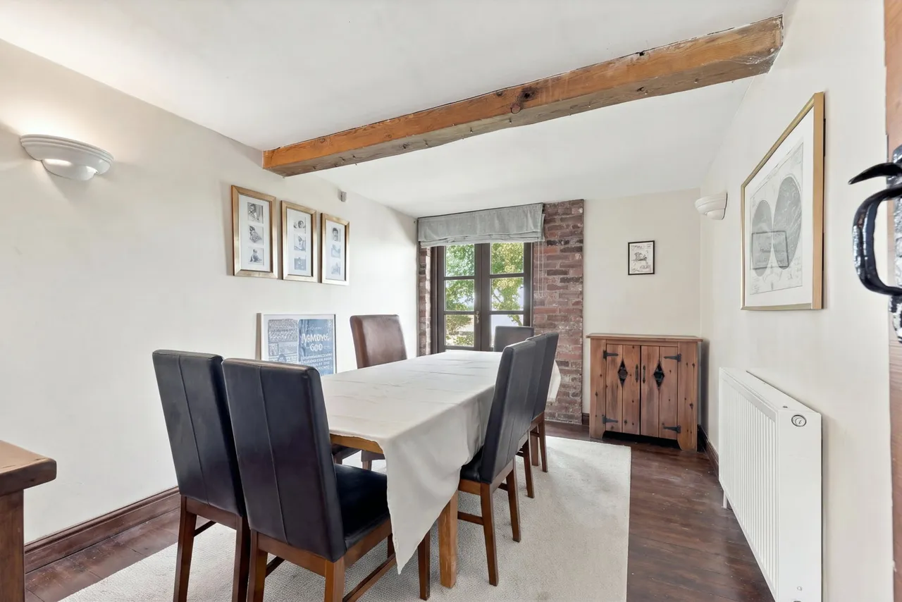 Newark, NG23, photo 14