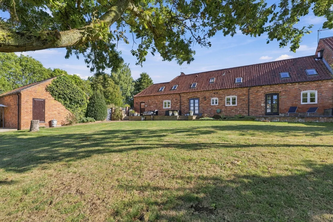 4 bed barn conversion for sale, Newark, NG23