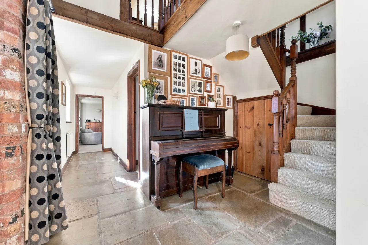 Newark, NG23, photo 7
