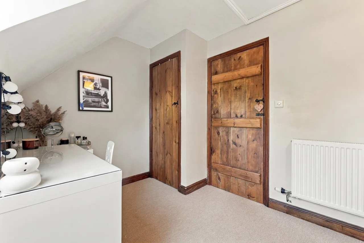 Newark, NG23, photo 35
