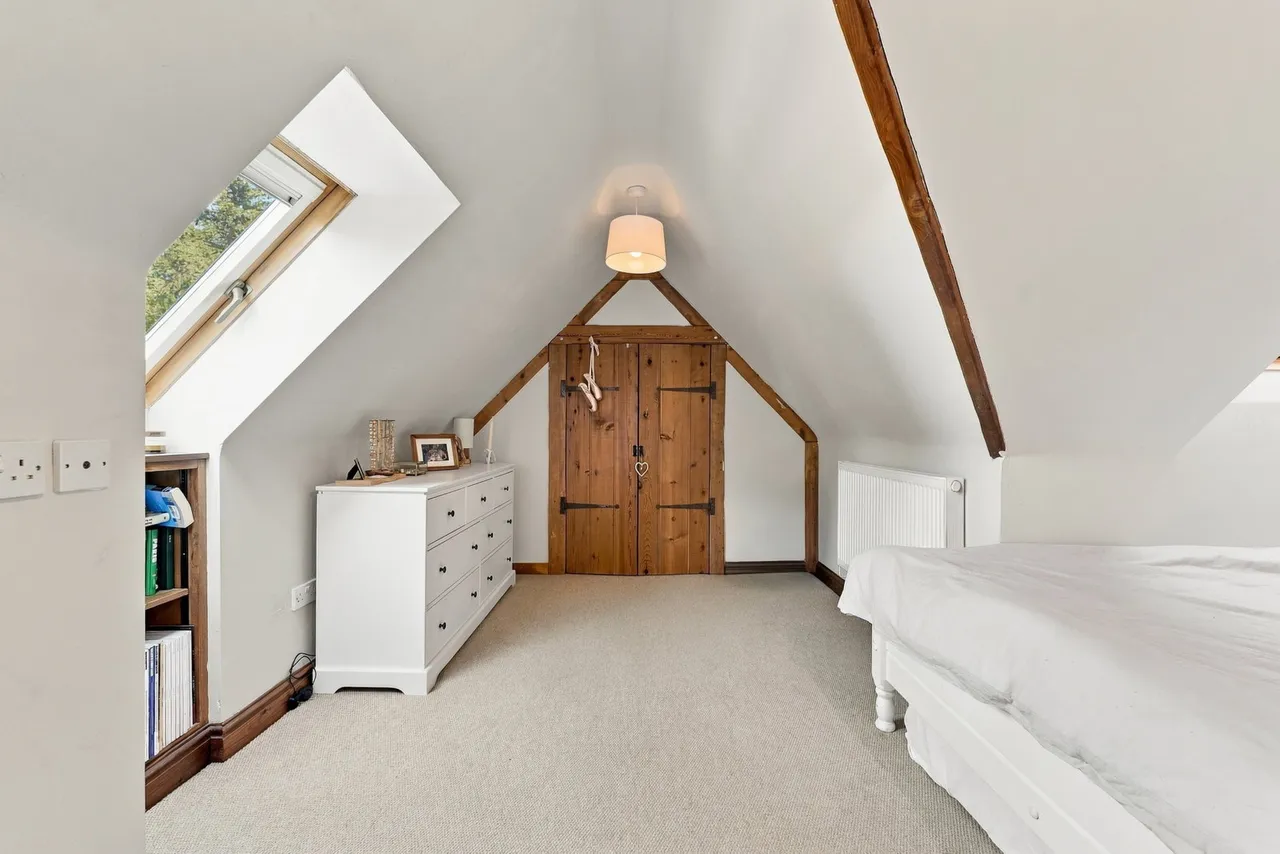 Newark, NG23, photo 40