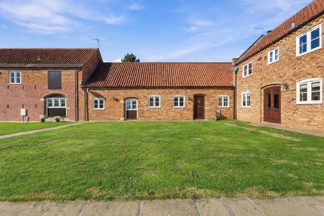 Newark, NG23, photo 54