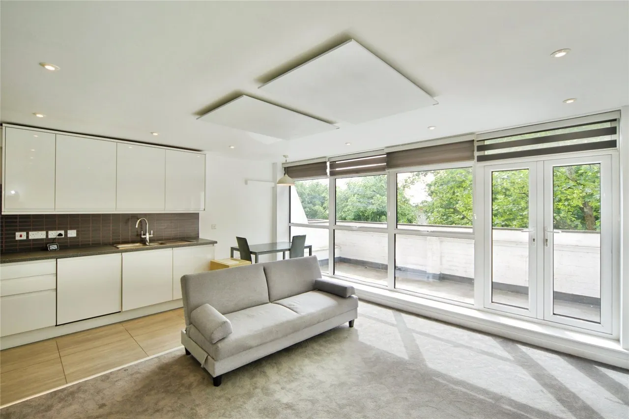 Holden Avenue, London, N12, photo 7