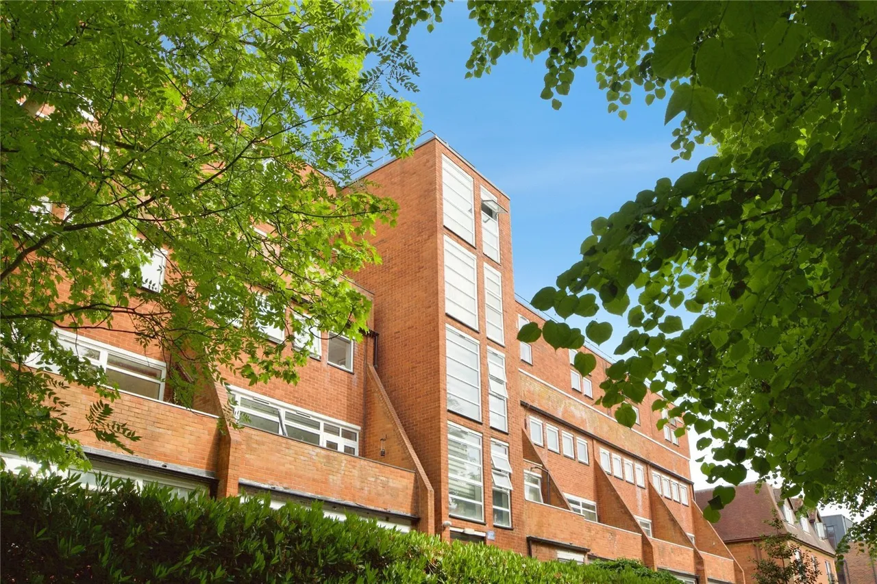 2 bed flat for sale — Holden Avenue, London, N12