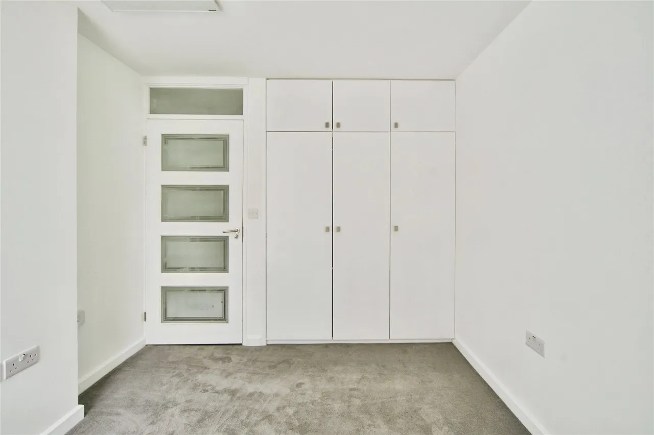 Holden Avenue, London, N12, photo 4