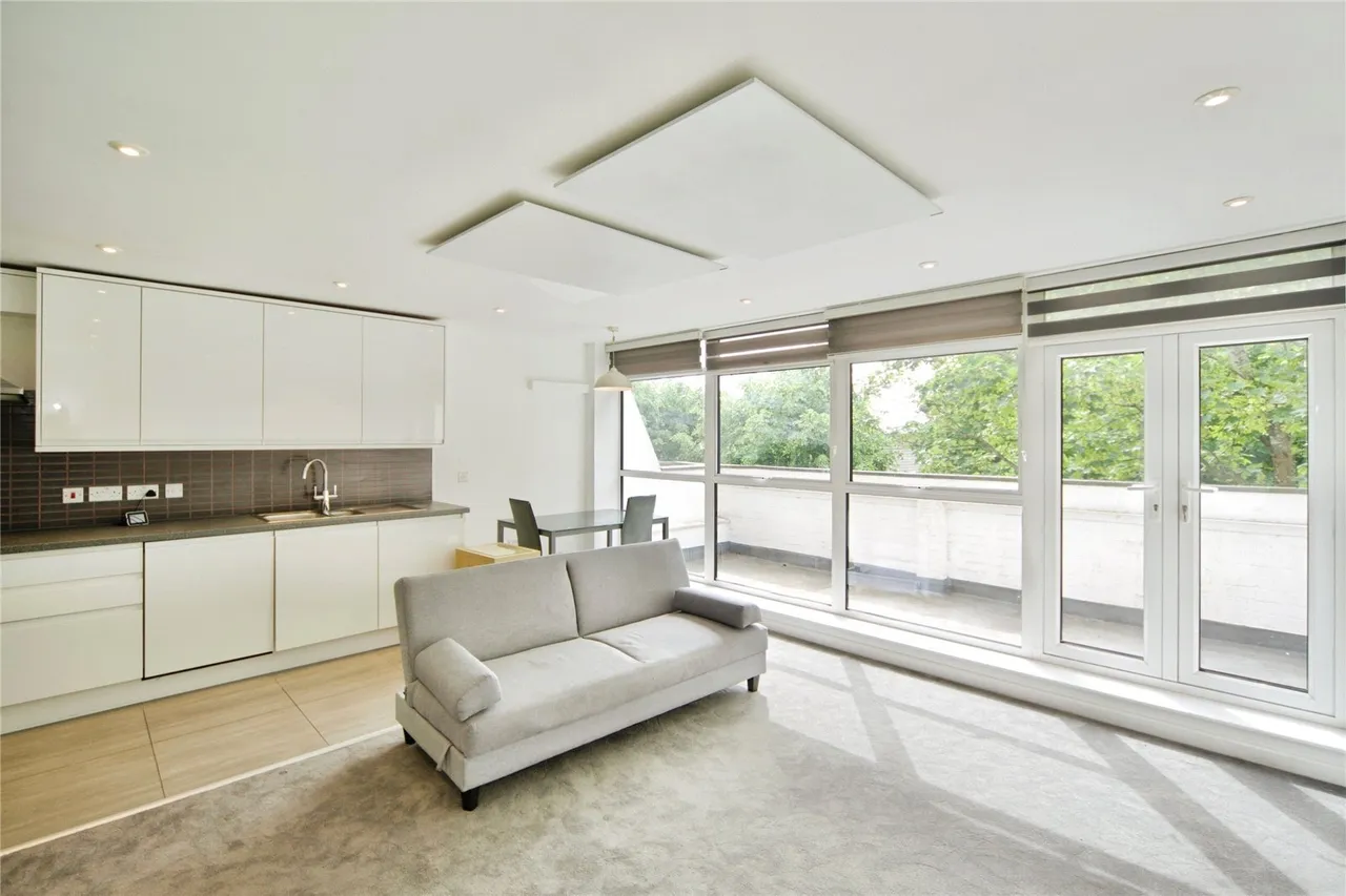 Holden Avenue, London, N12, photo 10