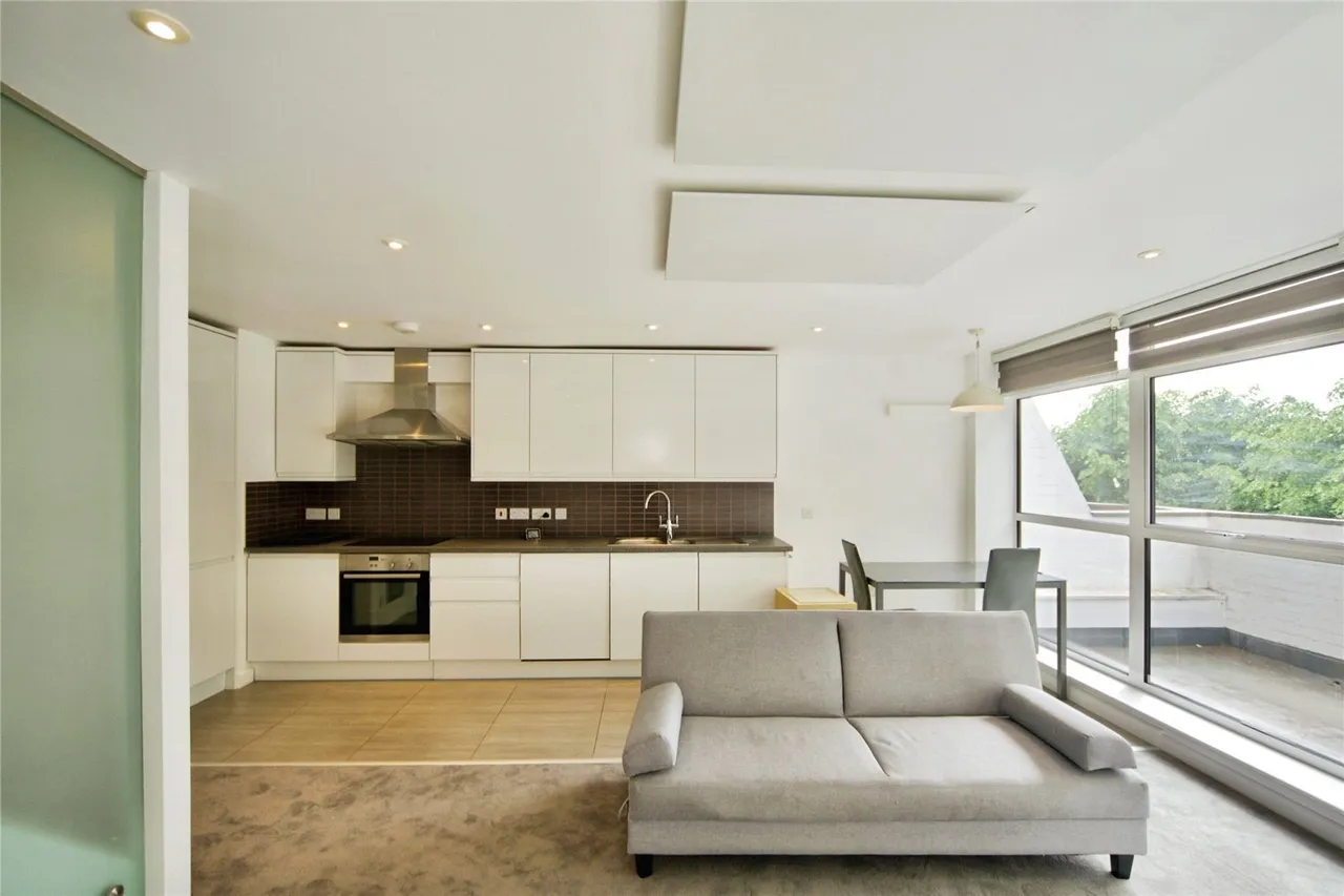 Holden Avenue, London, N12, photo 9