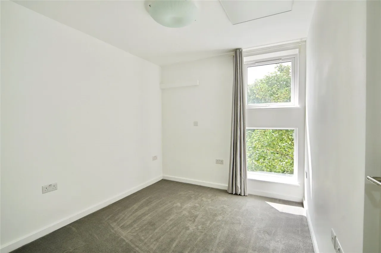 Holden Avenue, London, N12, photo 5