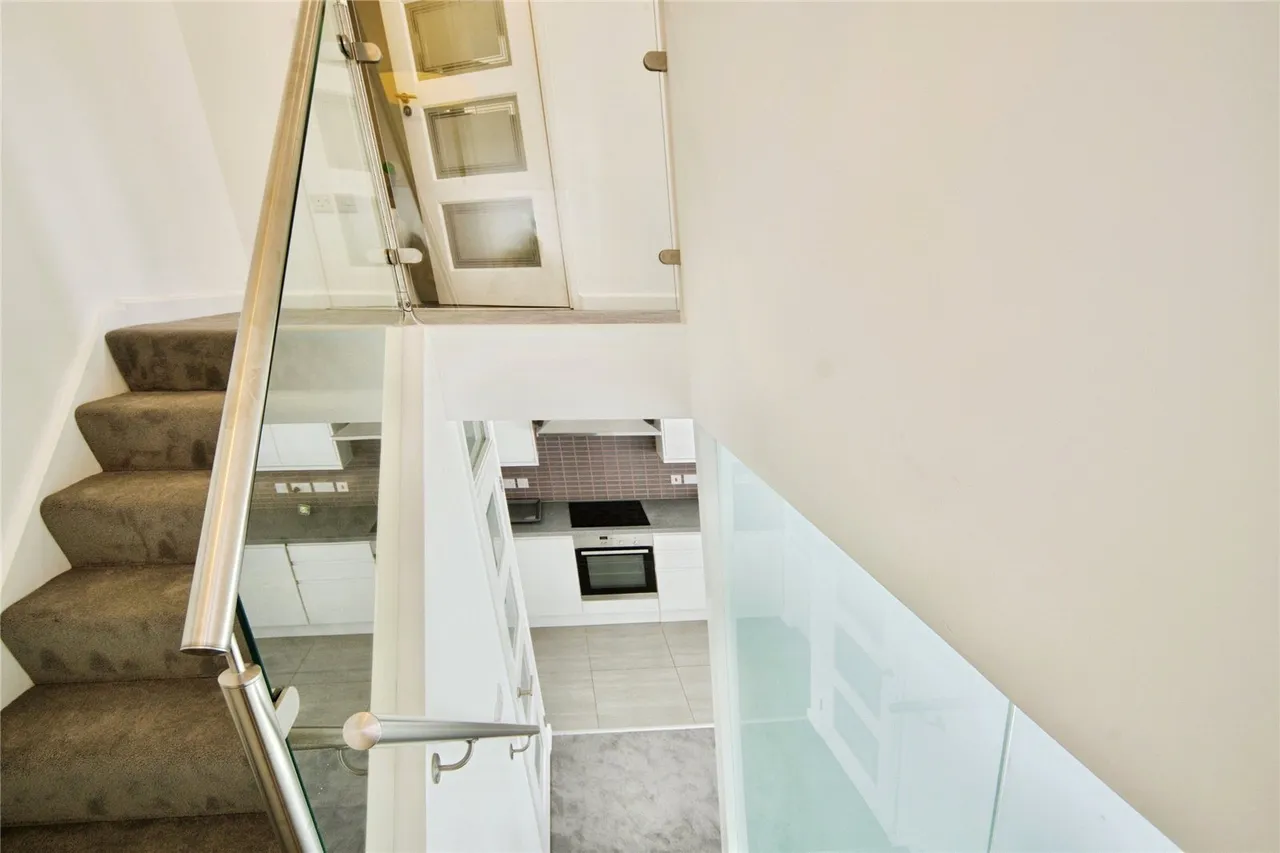 Holden Avenue, London, N12, photo 6