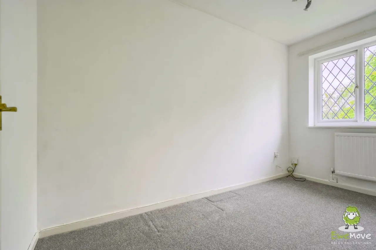 Bedroom Mid-Terrace Home, SN5, photo 11