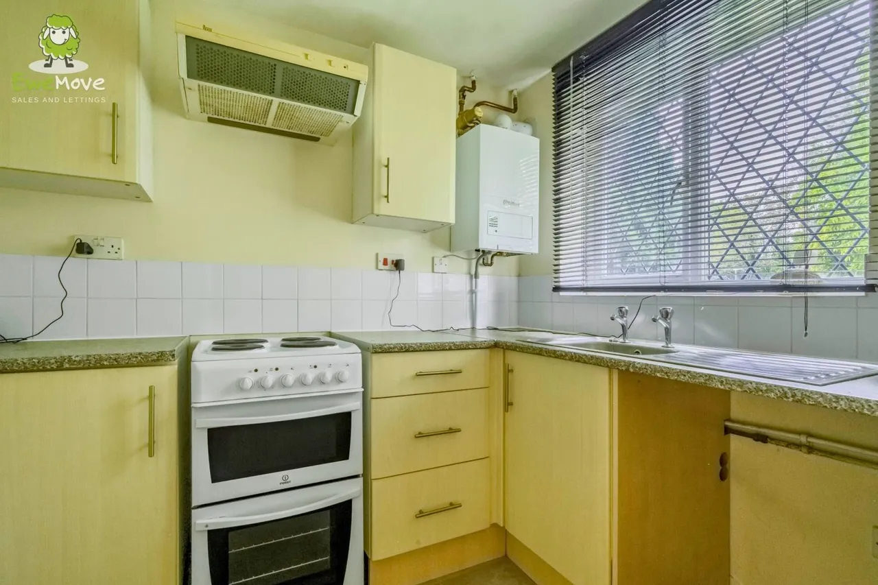 Bedroom Mid-Terrace Home, SN5, photo 7