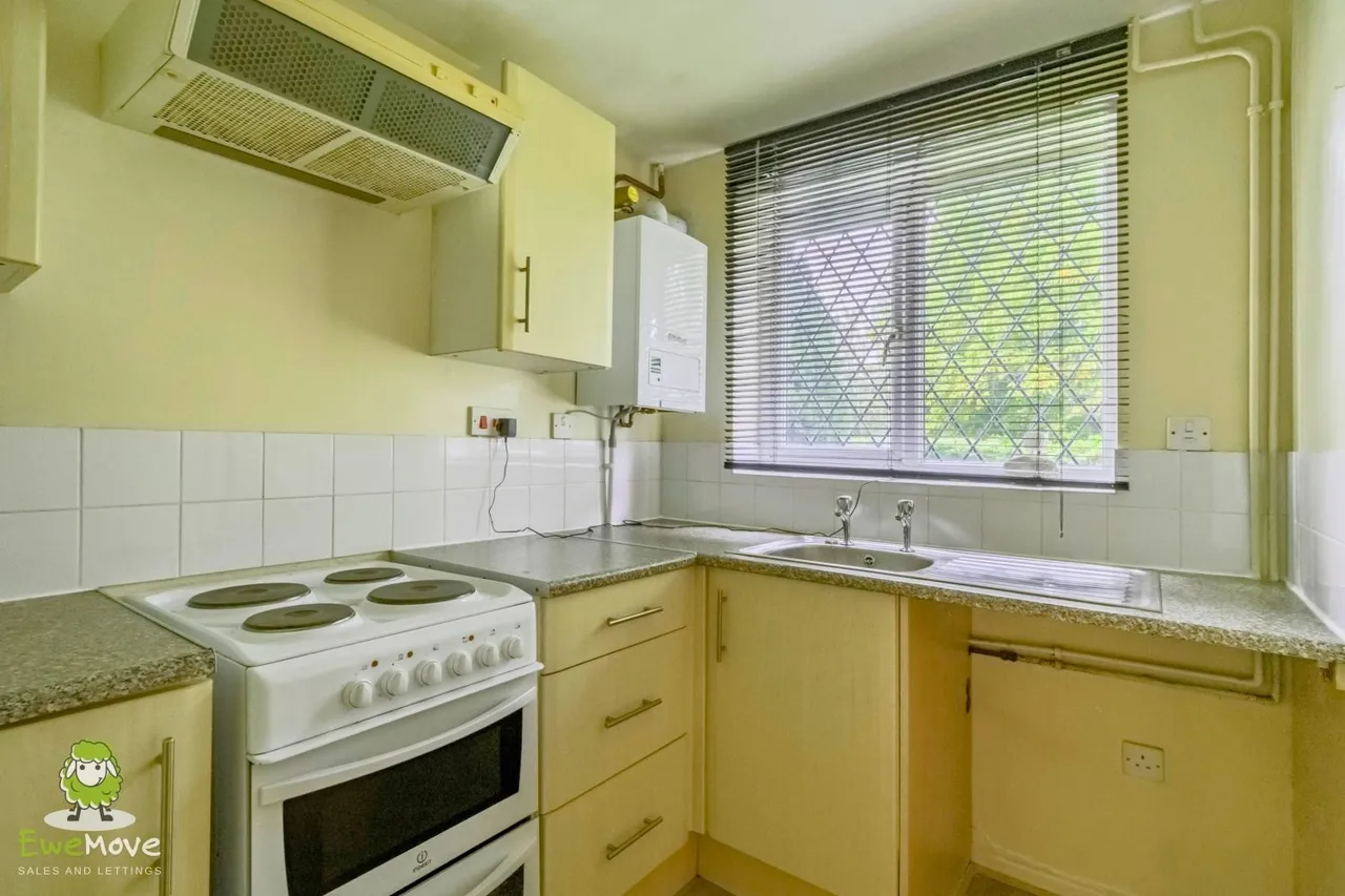 Bedroom Mid-Terrace Home, SN5, photo 6