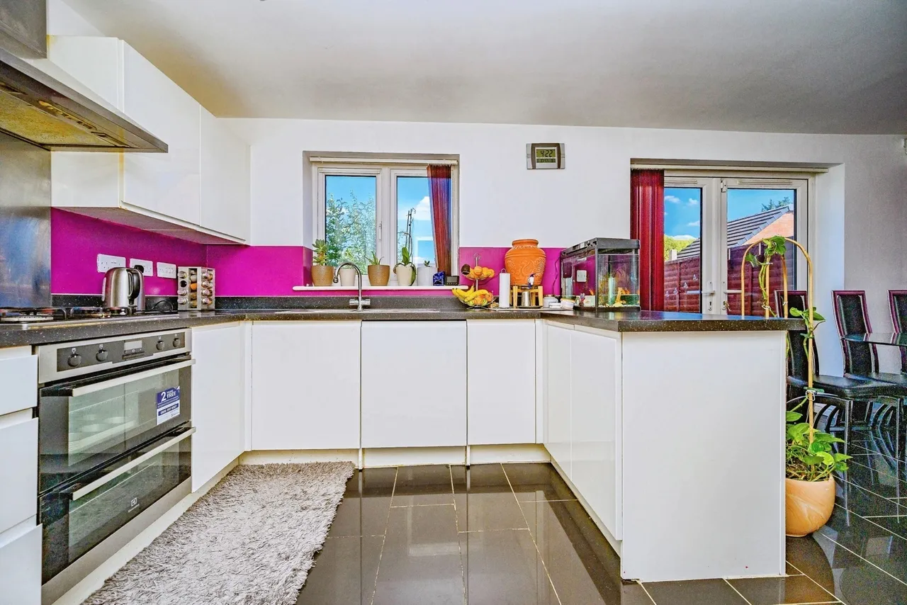 Guardian Way, LUTON, Bedfordshire, LU1, photo 3