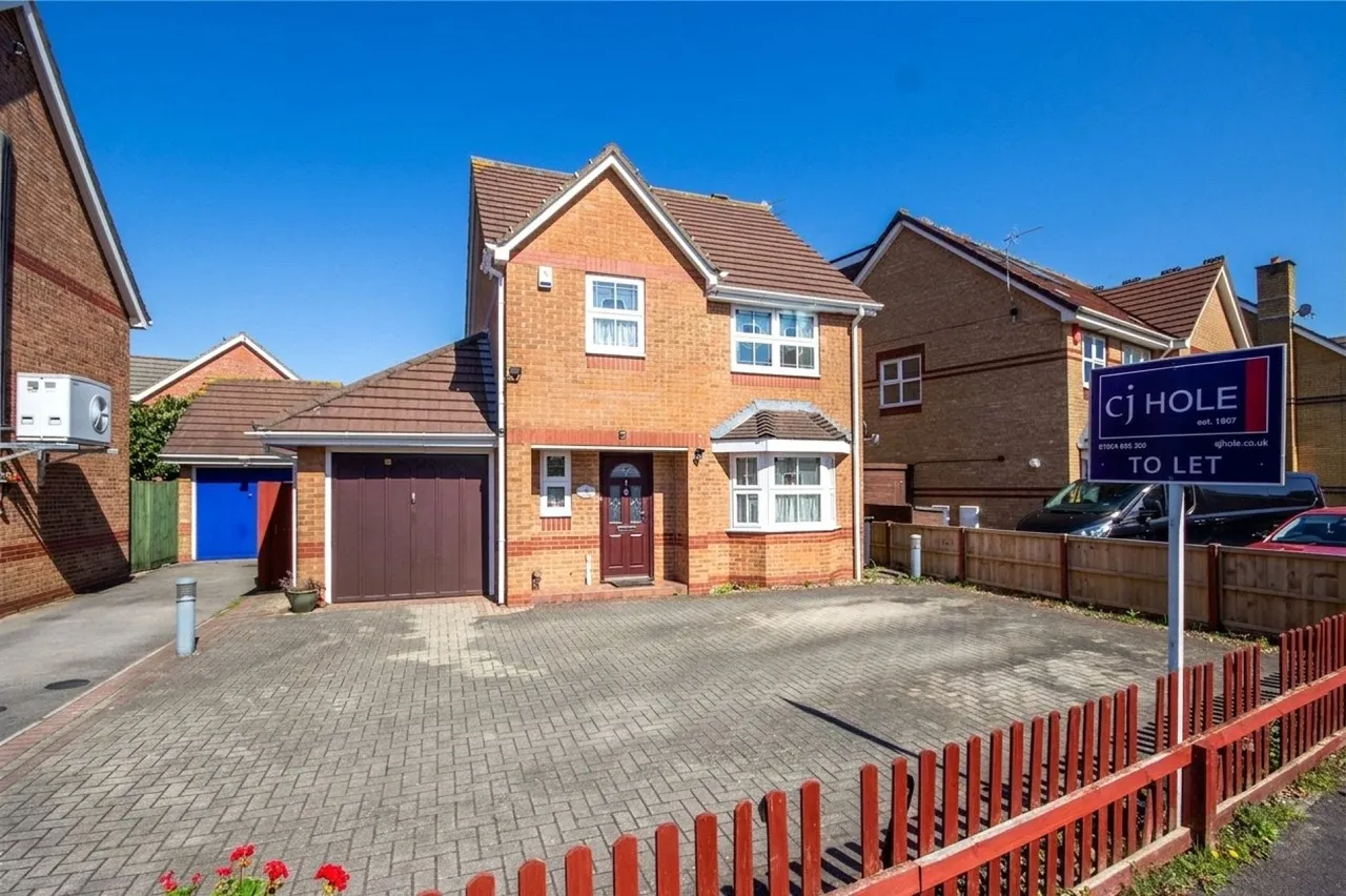 4 bed house to rent, Tarragon Place, Bradley Stoke, BS32