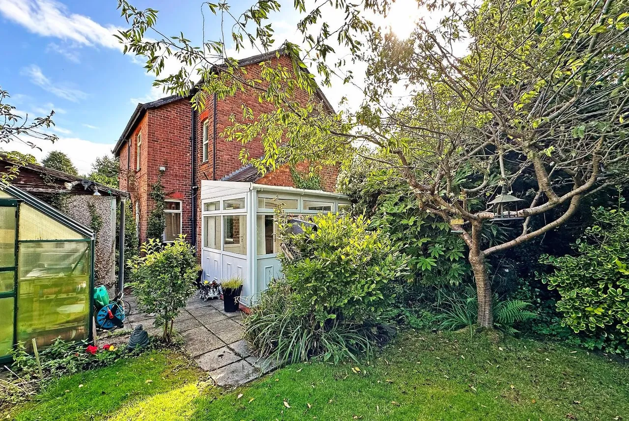 Clay Lane, Timperley, Cheshire WA15 7AB, photo 19