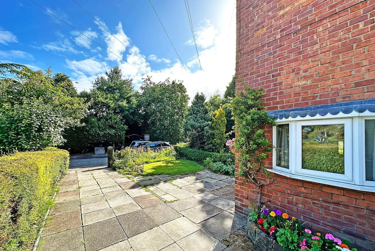 Clay Lane, Timperley, Cheshire WA15 7AB, photo 22