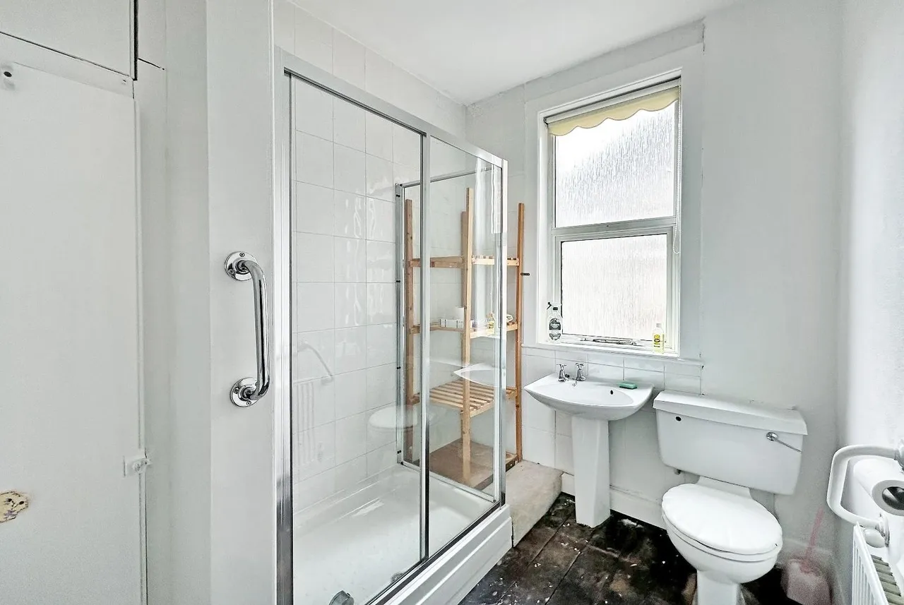 Clay Lane, Timperley, Cheshire WA15 7AB, photo 12