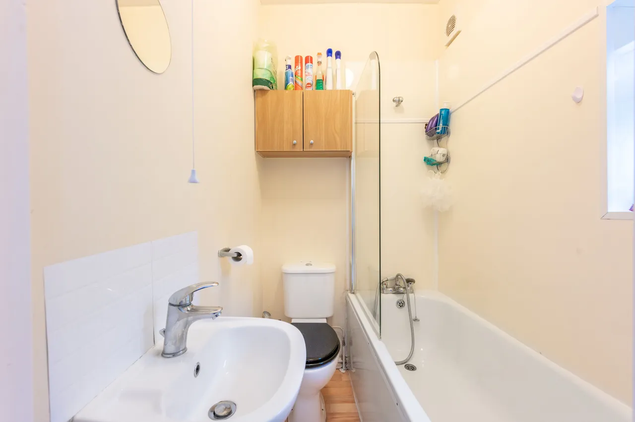 76d Tremadoc Road, London, photo 5