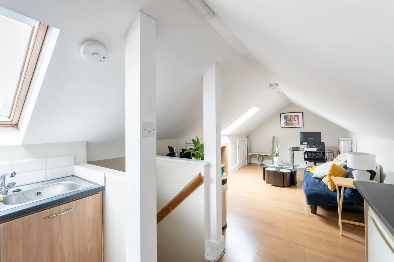 76d Tremadoc Road, London, photo 4