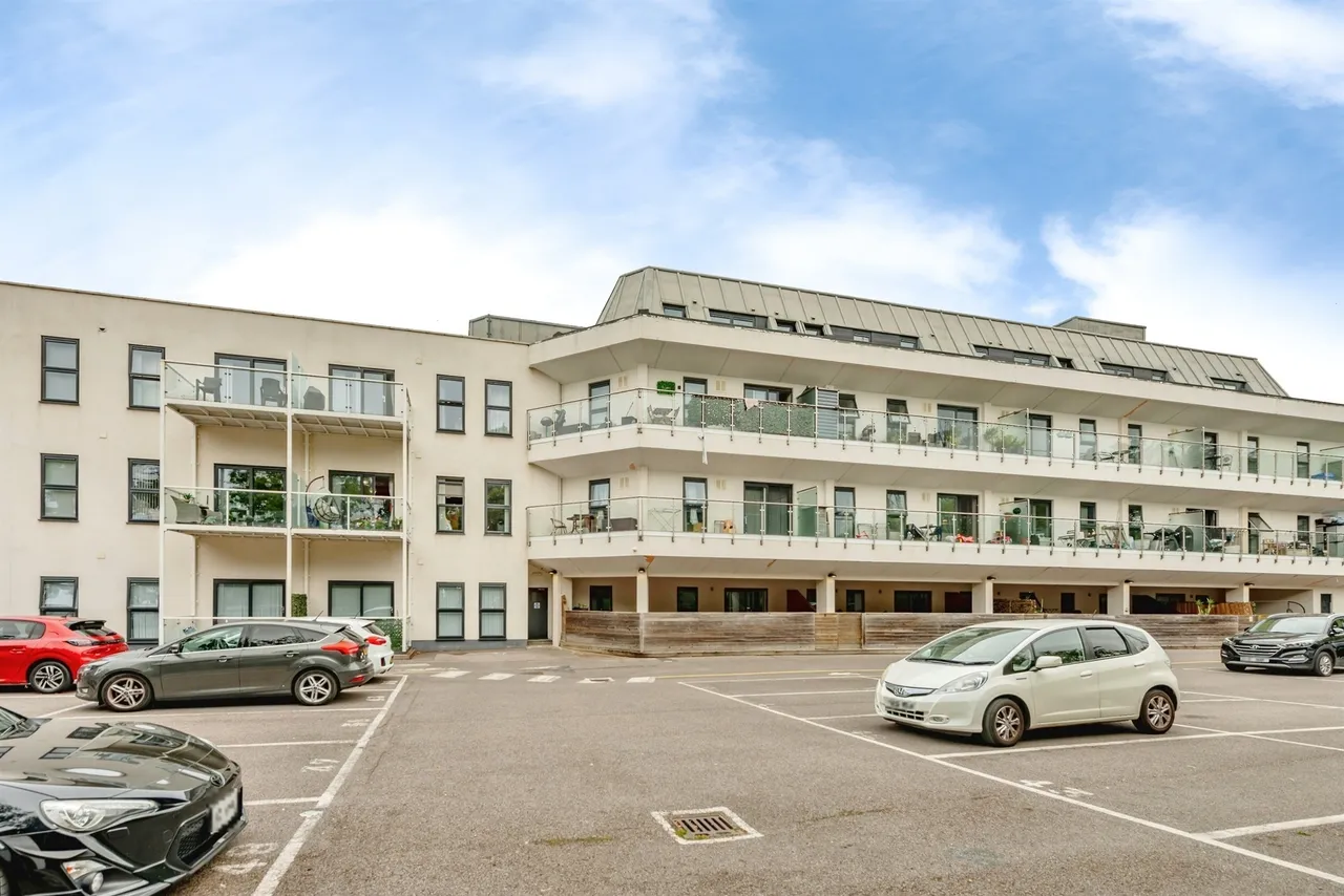Russell Way, Crawley, RH10, photo 14
