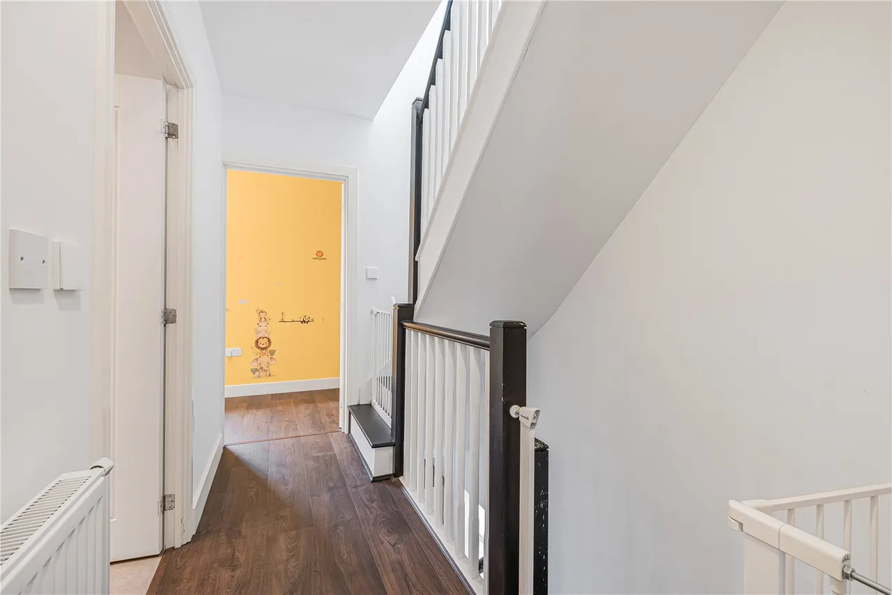 Foxley Mews, London, N20, photo 12