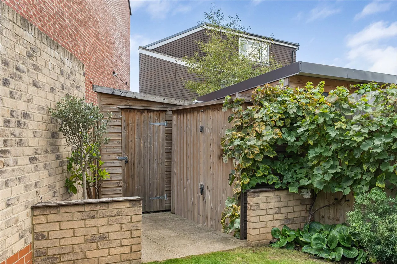 Foxley Mews, London, N20, photo 21