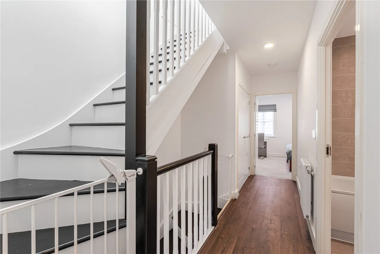 Foxley Mews, London, N20, photo 15