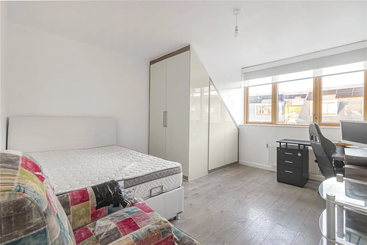 Cornell Gardens, Barnet, EN4 8FS, photo 13