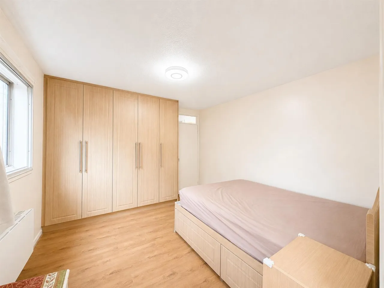 bed Apartment For SaleCranston Close, Hounslow, TW3, photo 4