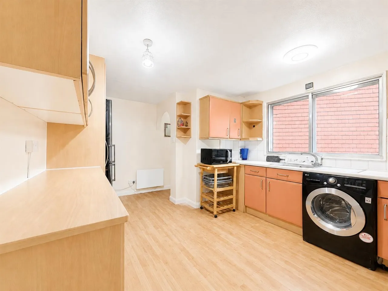 bed Apartment For SaleCranston Close, Hounslow, TW3, photo 9