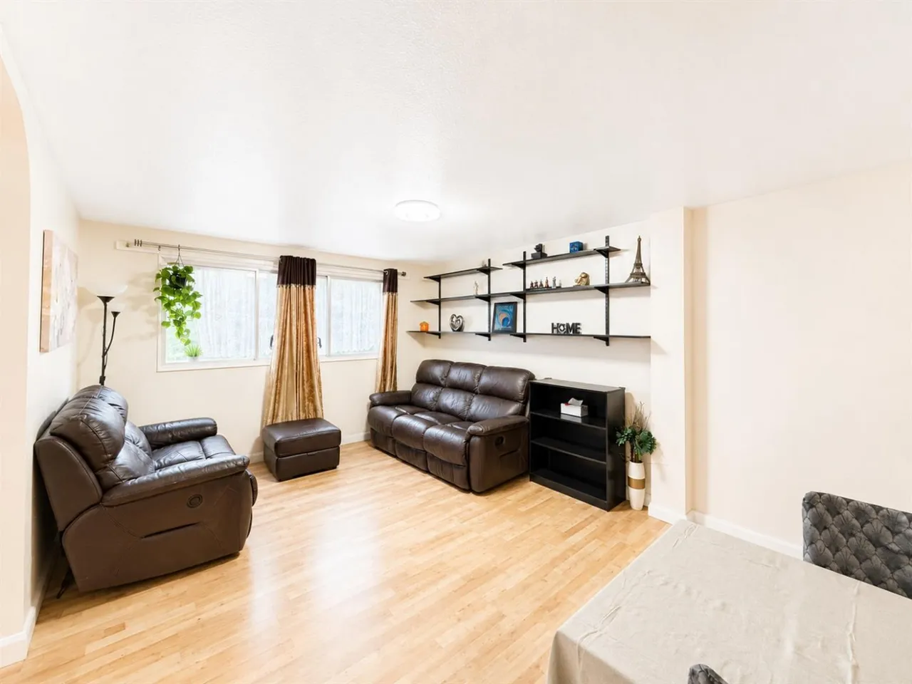 bed Apartment For SaleCranston Close, Hounslow, TW3, photo 5