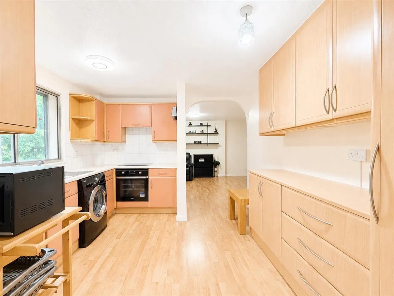 bed Apartment For SaleCranston Close, Hounslow, TW3, photo 3