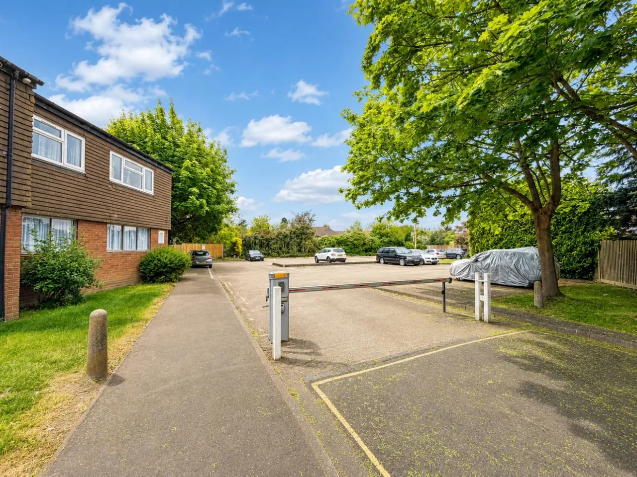 bed Apartment For SaleCranston Close, Hounslow, TW3, photo 10
