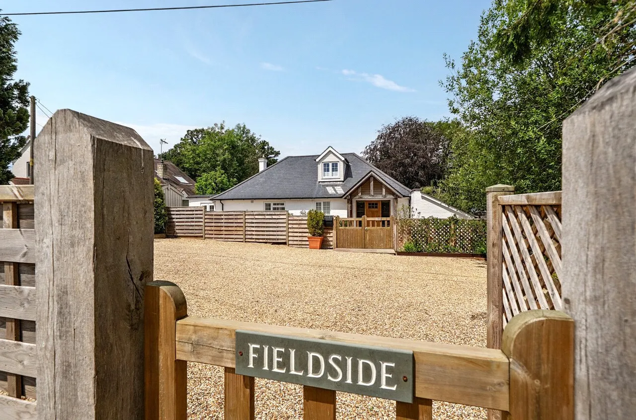 Heather Lane, Up Nately, Hook, Hampshire, RG27 9PT, photo 4