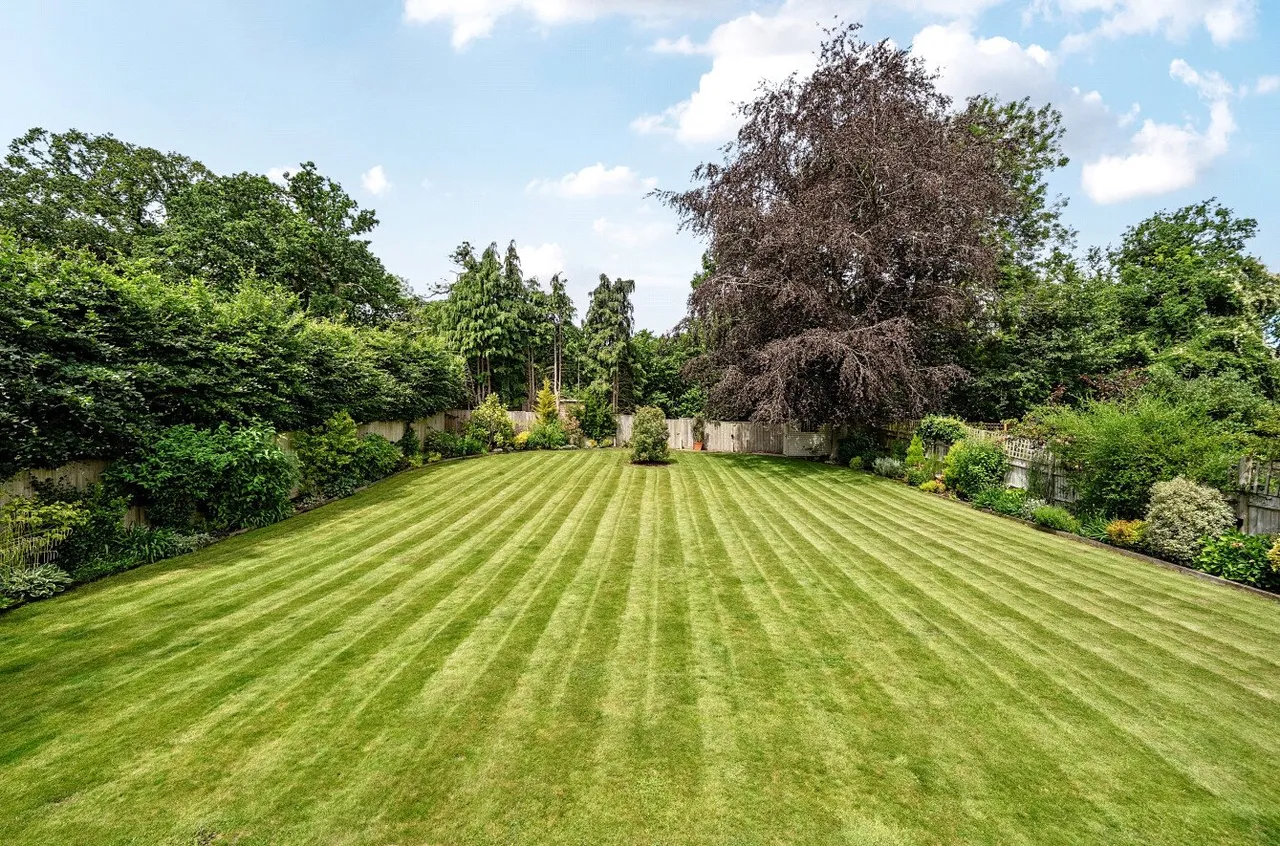 Heather Lane, Up Nately, Hook, Hampshire, RG27 9PT, photo 2