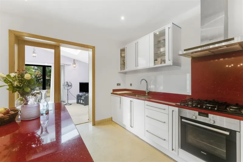 Wood Lane, Isleworth, photo 22