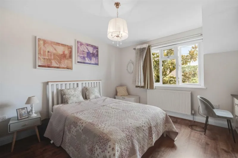 Wood Lane, Isleworth, photo 8