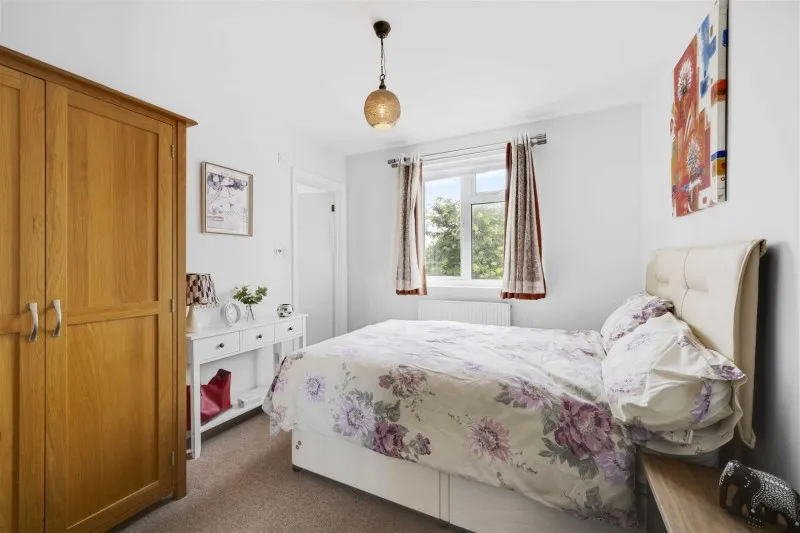 Wood Lane, Isleworth, photo 9