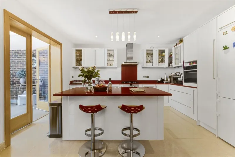 Wood Lane, Isleworth, photo 12