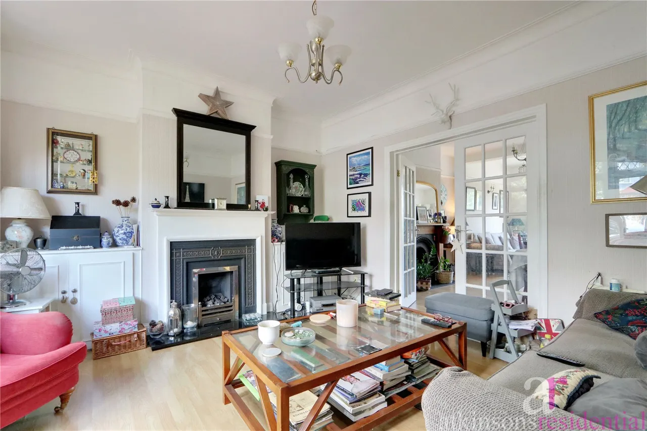 Berkeley Gardens, London, N21, photo 5